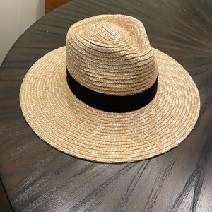 Brixton Joanna straw hat in honey with black strap size medium but adjustable